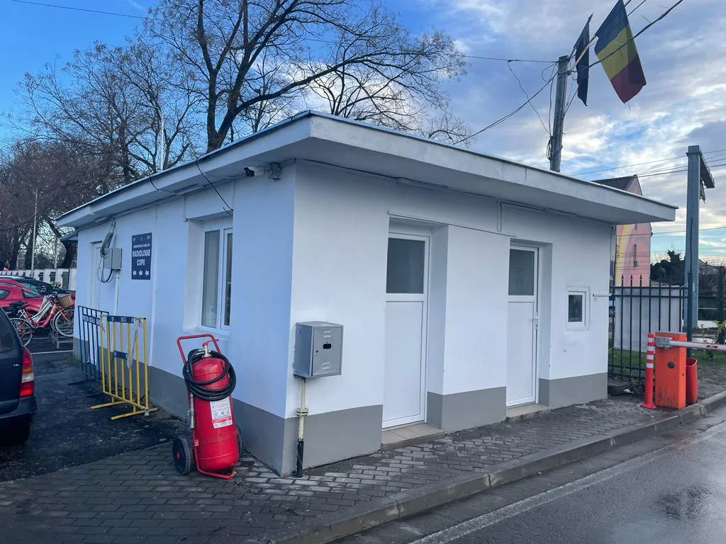 Gard și cabină poartă — Spitalul Județean